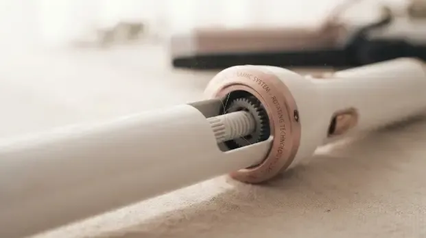 Detalle del barril de un rizador automático de pelo