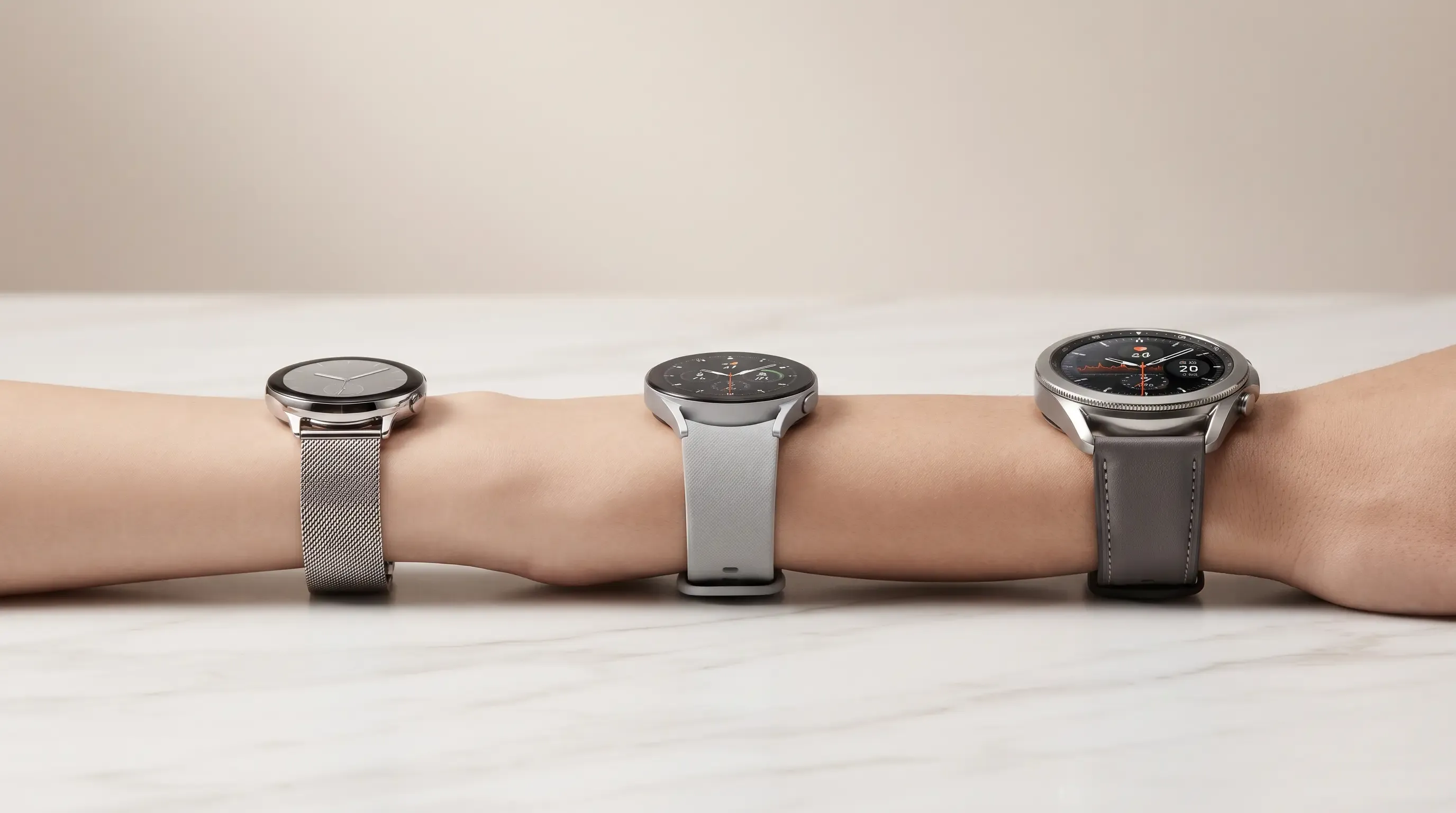 Comparativa de tamaños de smartwatch en tres muñecas distintas